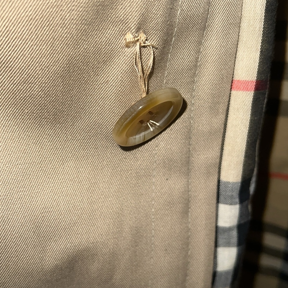 Vintage Burberry tan trench coat 80s - Picture 10 of 12